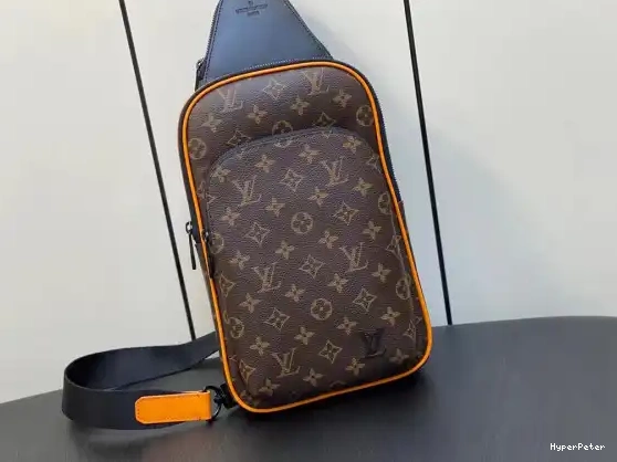 VUITTON AVENUE SLINGBAG LOUIS 0606